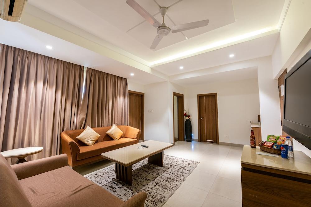 Hotel Treebo Trend Surya Nashik Exterior foto