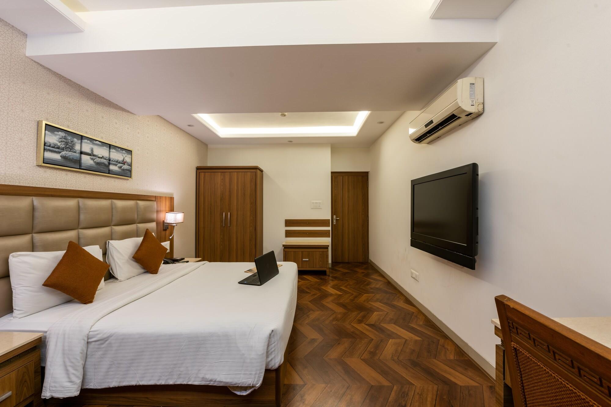Hotel Treebo Trend Surya Nashik Exterior foto
