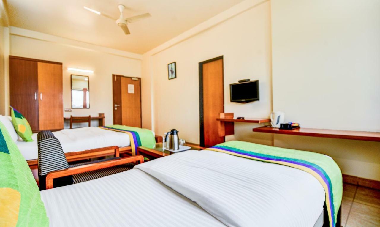 Hotel Treebo Trend Surya Nashik Exterior foto